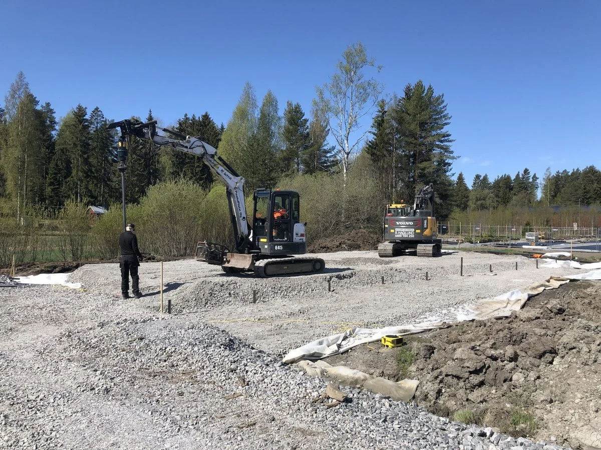 Fonamentació d'hivernacle amb pilots helicoïdals a Cassandras Tr&auml;dg&aring;rd, Porvoo