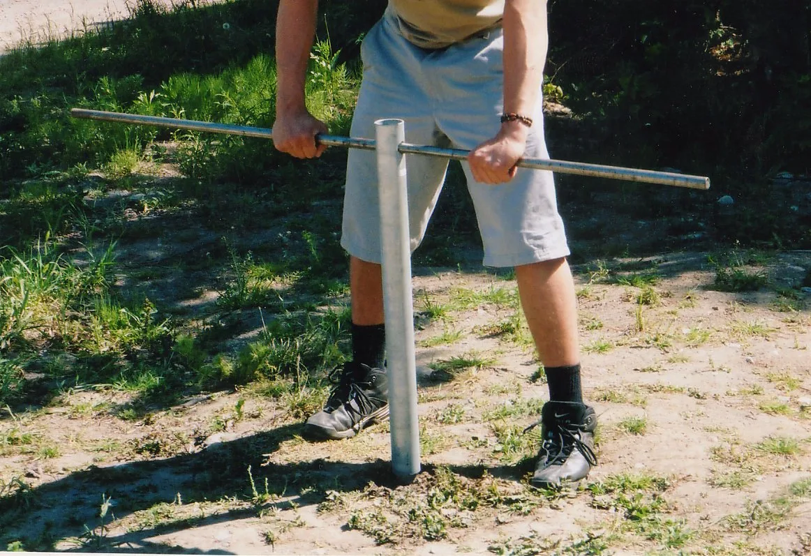 El primer pilot helicoïdal instal·lat a mà, 2001